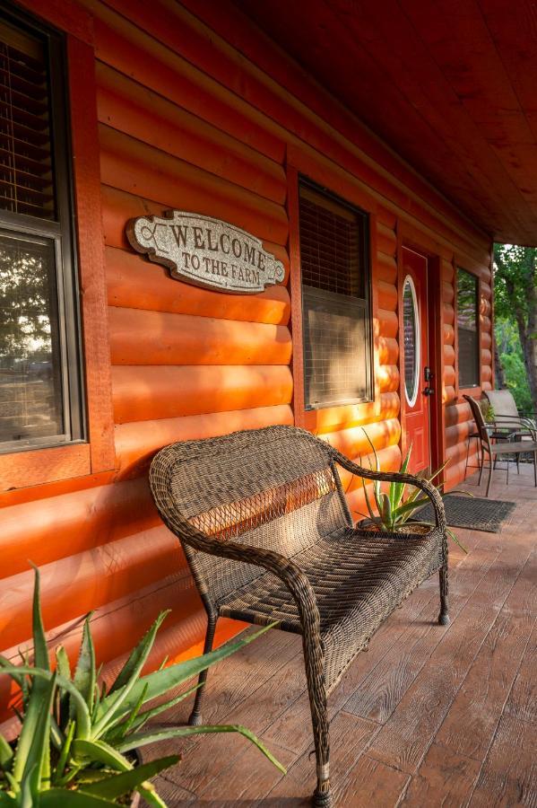 Cabin 1 Rental 15 Minutes From Magnolia And Baylor Waco Kültér fotó